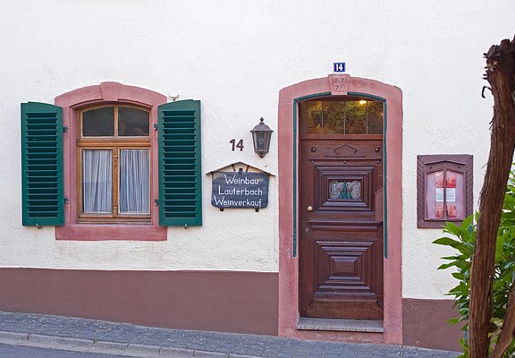 Eingang zum Weingut