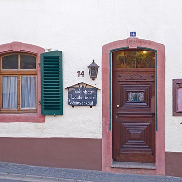 Eingang zum Weingut
