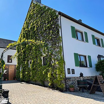 Außenansicht des Weinguts Maring-Prigge