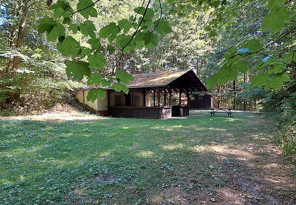 Kesten_Grillhütte_am_Sauerbrunnen