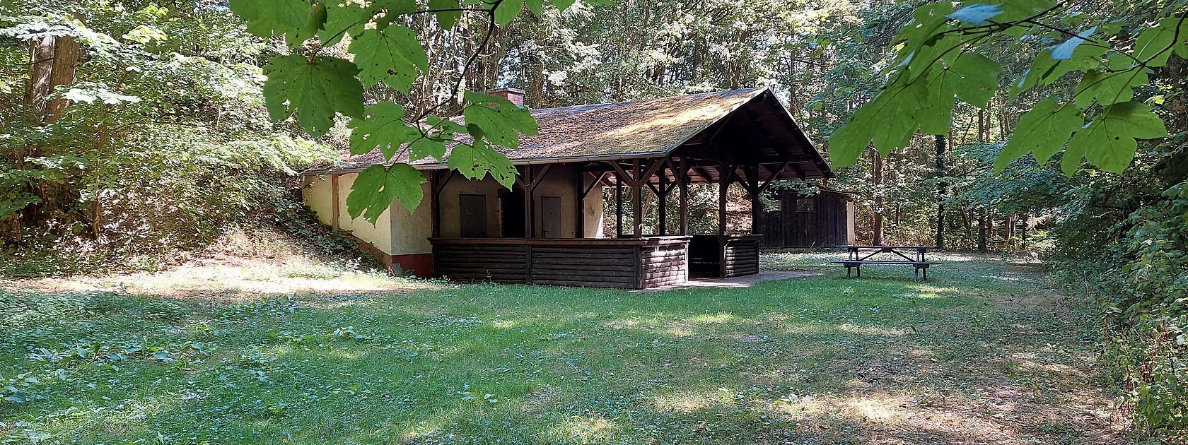 Kesten_Grillhütte_am_Sauerbrunnen