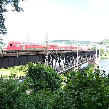Bullay: Doppelstockbrücke