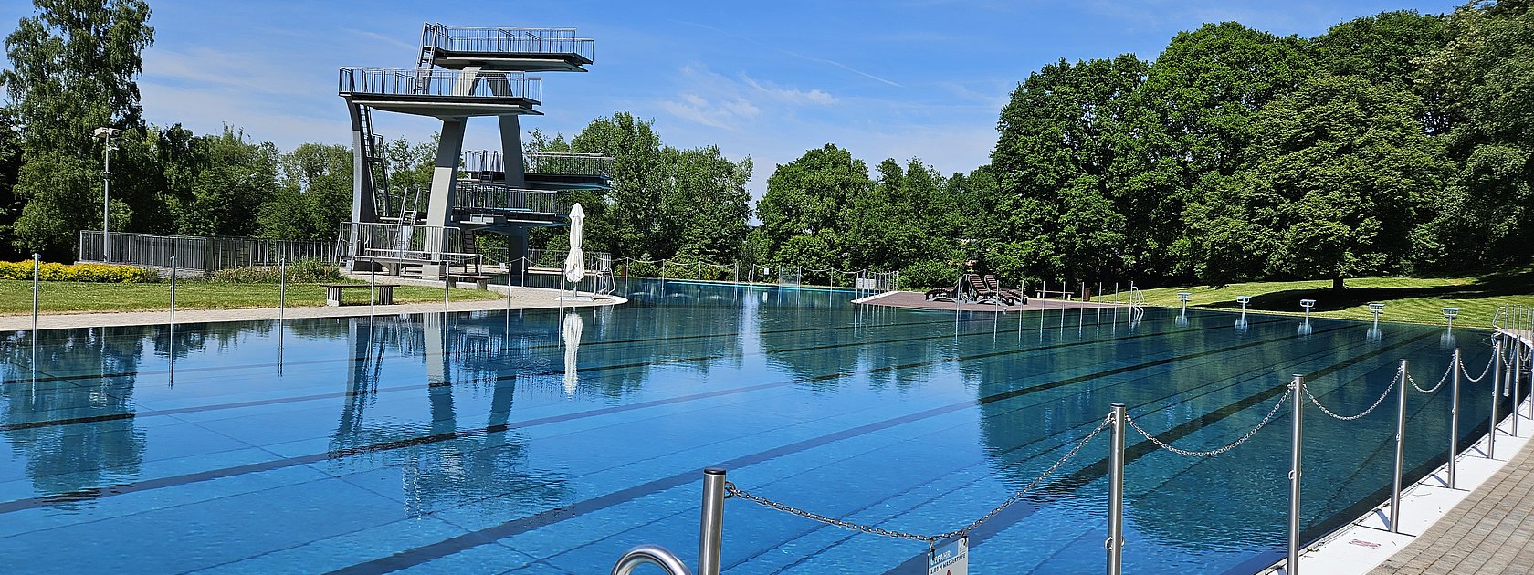Das Bild zeigt das Freibad "SüdBad" in Trier.
