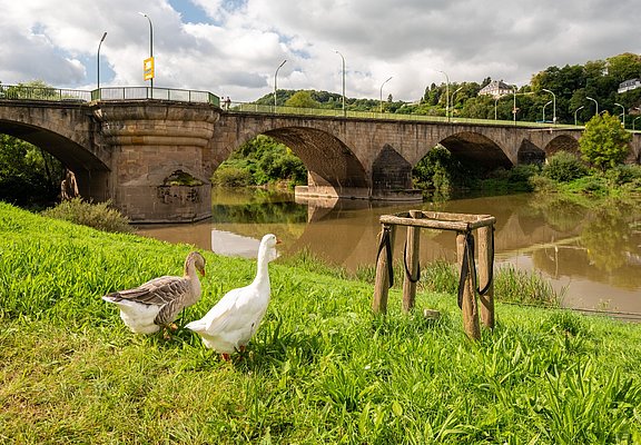 Römerbrücke am Zurlaubener Moselufer