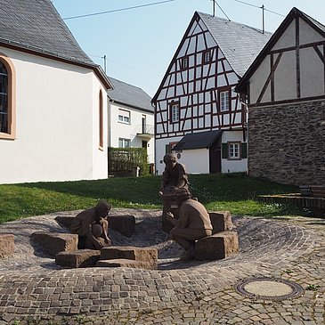 Goldbrunnen in Andel