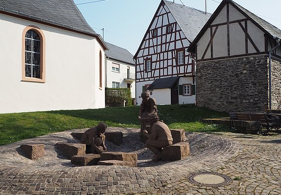 Goldbrunnen in Andel