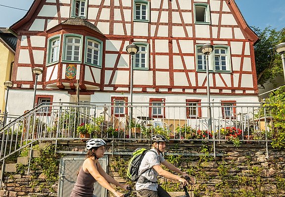 Auf dem Mosel-Radweg bei Senheim-Senhals