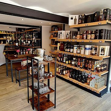 Fine Spirits & Cigars Laden