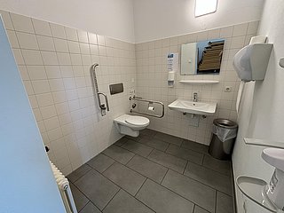Barrierefreie Toilette im Kurgastzentrum