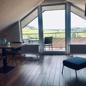 Panoramastudio mit Balkon